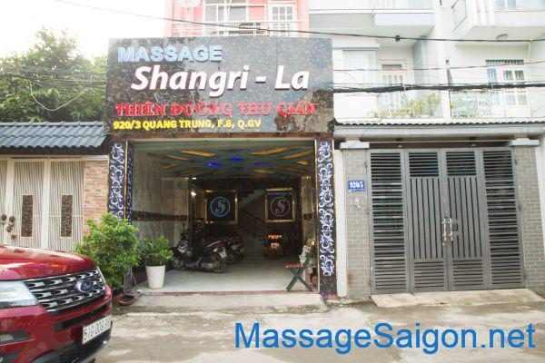 Massage Shangri - La Gò Vấp dùng phao cho khách nằm tạo cảm giác thoải mái